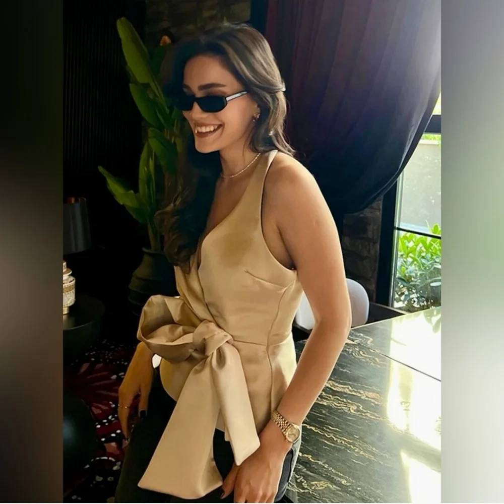 ZARA CHAMPAYNE/GOLD SATIN EFFECT HALTER TOP WITH LARGE BOW ACCENT ✨️SIZE M & L✨️ - Picture 9 of 10